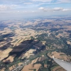 Flugwegposition um 15:08:50: Aufgenommen in der Nähe von Gemeinde Dobersberg, Österreich in 2465 Meter
